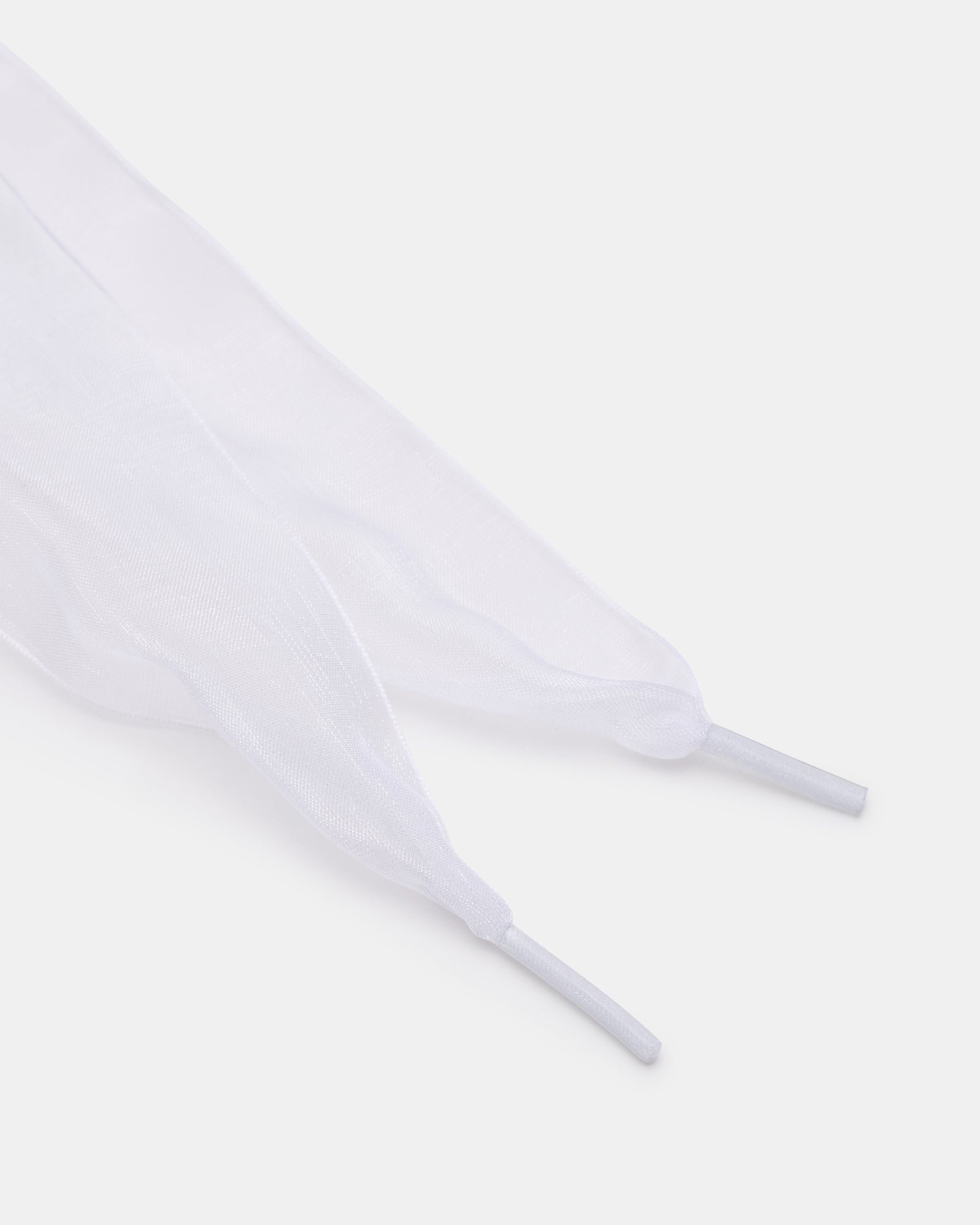 SHOE LACES AND CHARMS WHITE